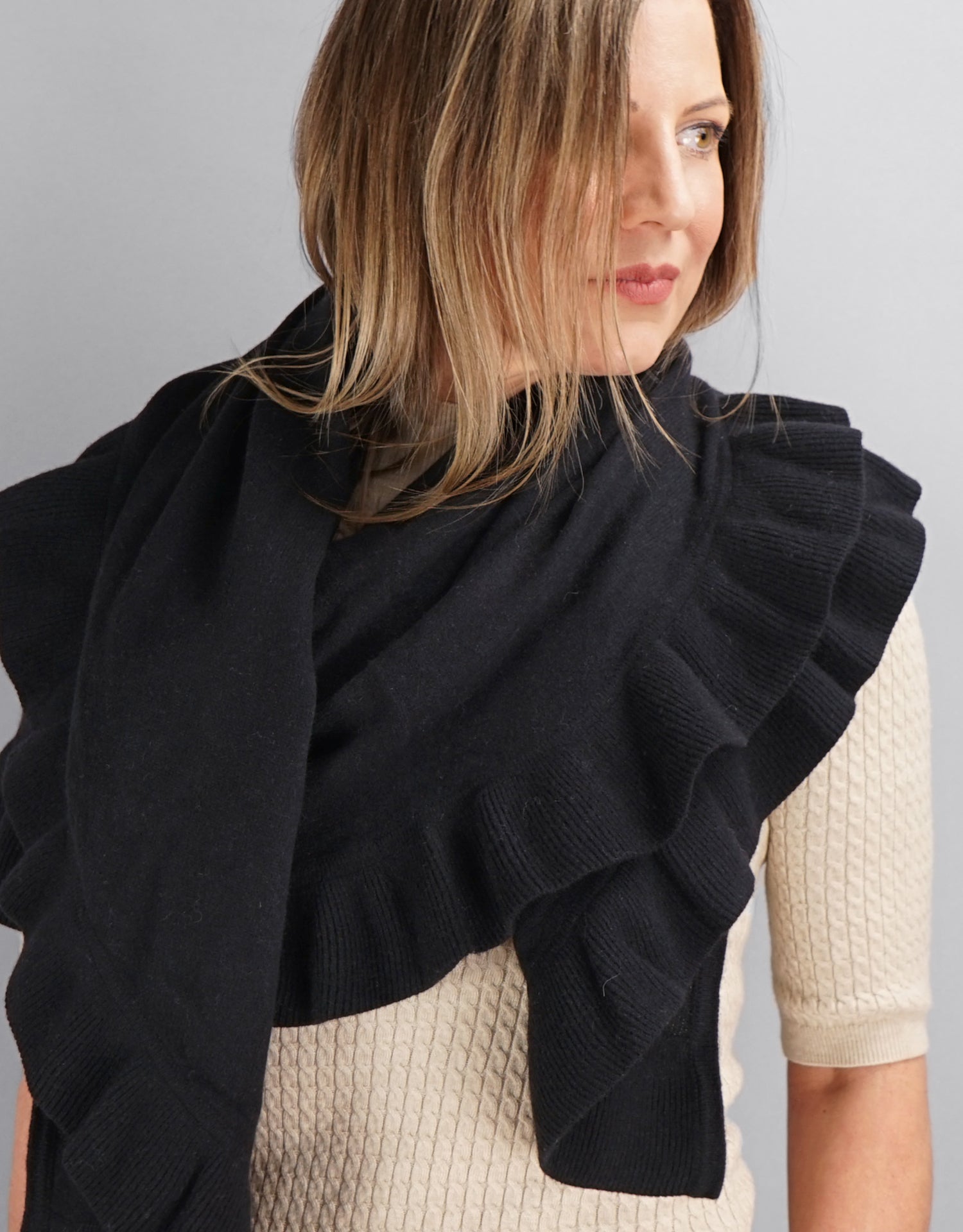 Beautiful Cashmere Ruffle Shawl Black Snowflake
